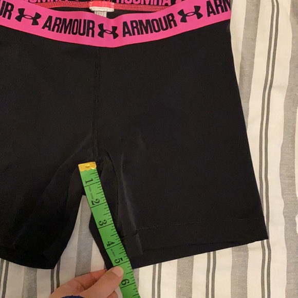 Under Armour Workout Shorts - Picture 4 of 8